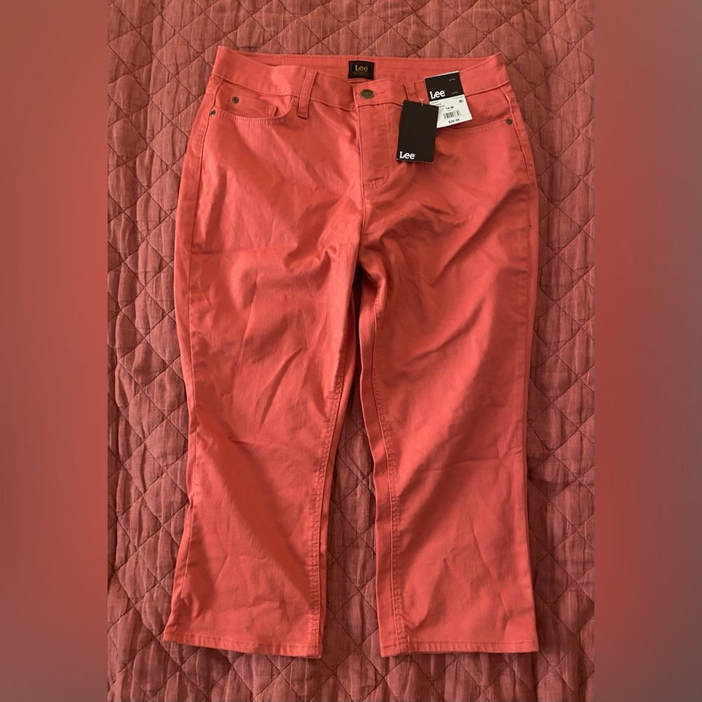 LEE coral pink colored capri jeans, size 14M, preppy colorful 
New with tags!